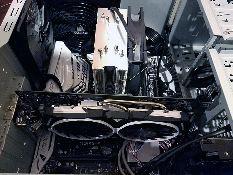 Illustration for article titled Remember those early-mid 2000s gaming cases?
